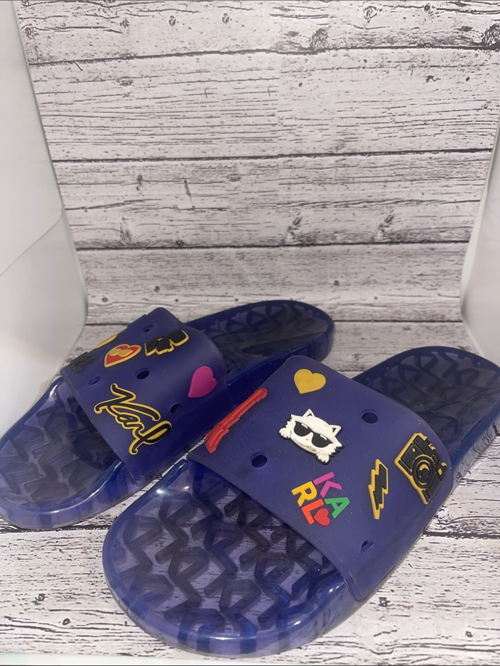 Karl Lagerfeld Paris pool flats size 9